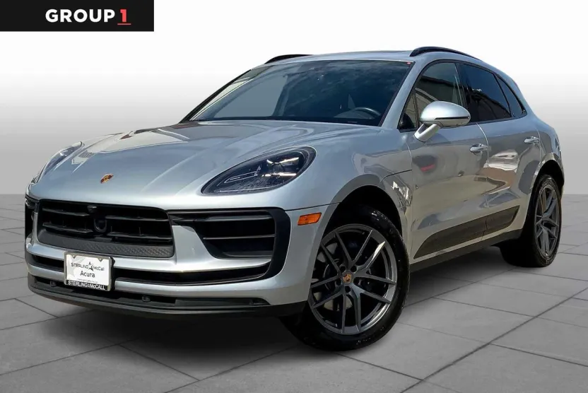 2023 Porsche Macan T photo 1