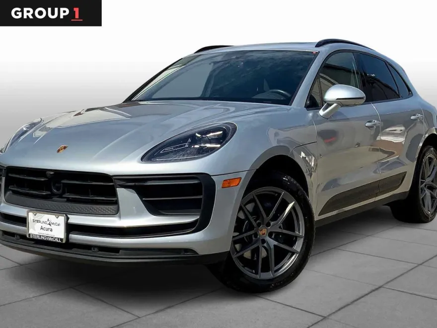 2023 Porsche Macan T photo 1