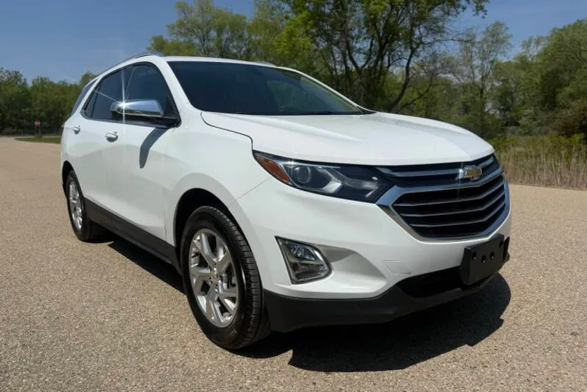 2019 Chevrolet Equinox Premier photo 1