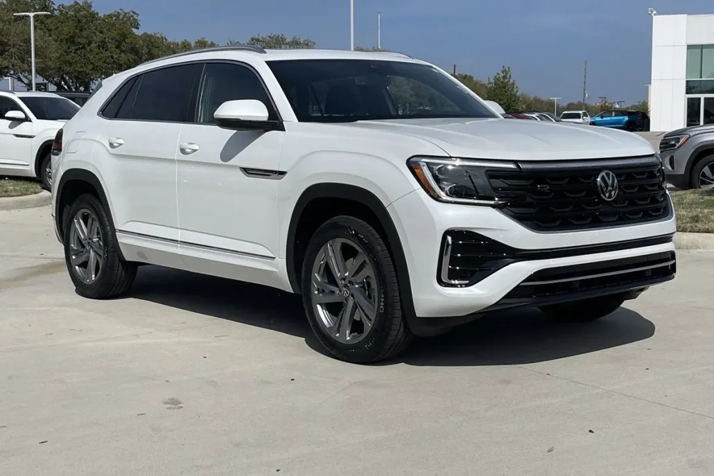 2024 Volkswagen Atlas Cross Sport SEL R-Line photo 1