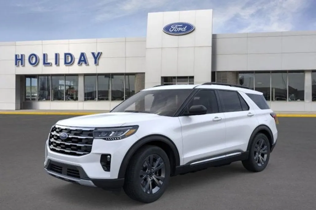 2025 Ford Explorer photo 1