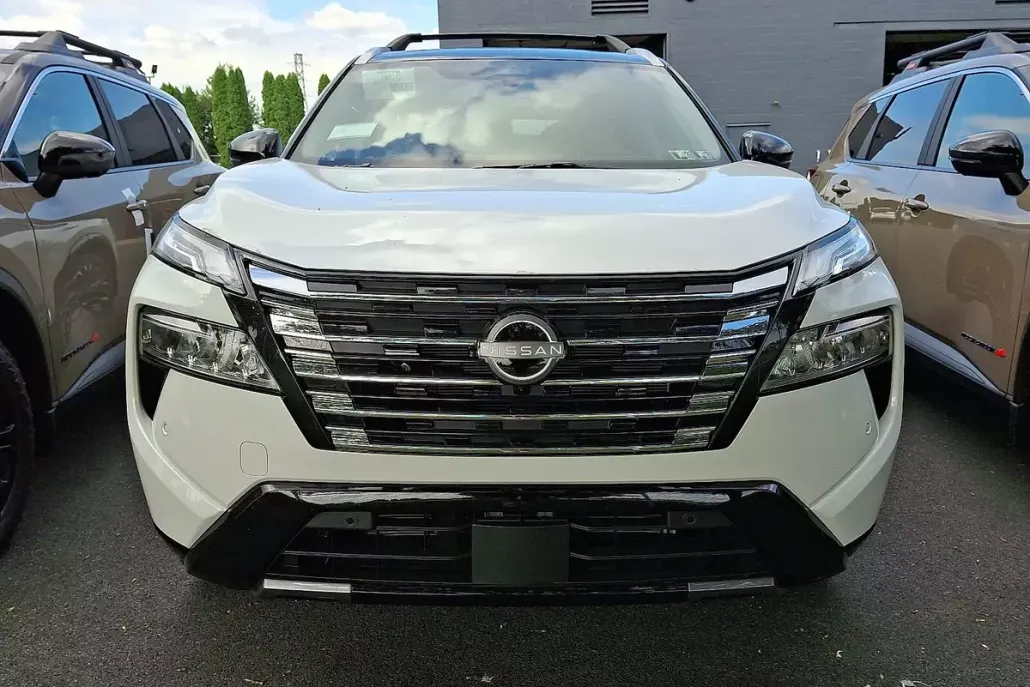 2026 Nissan Rogue Platinum photo 1