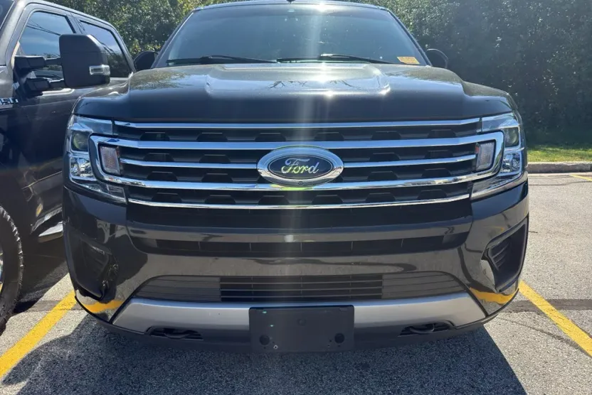 2020 Ford Expedition XLT photo 1