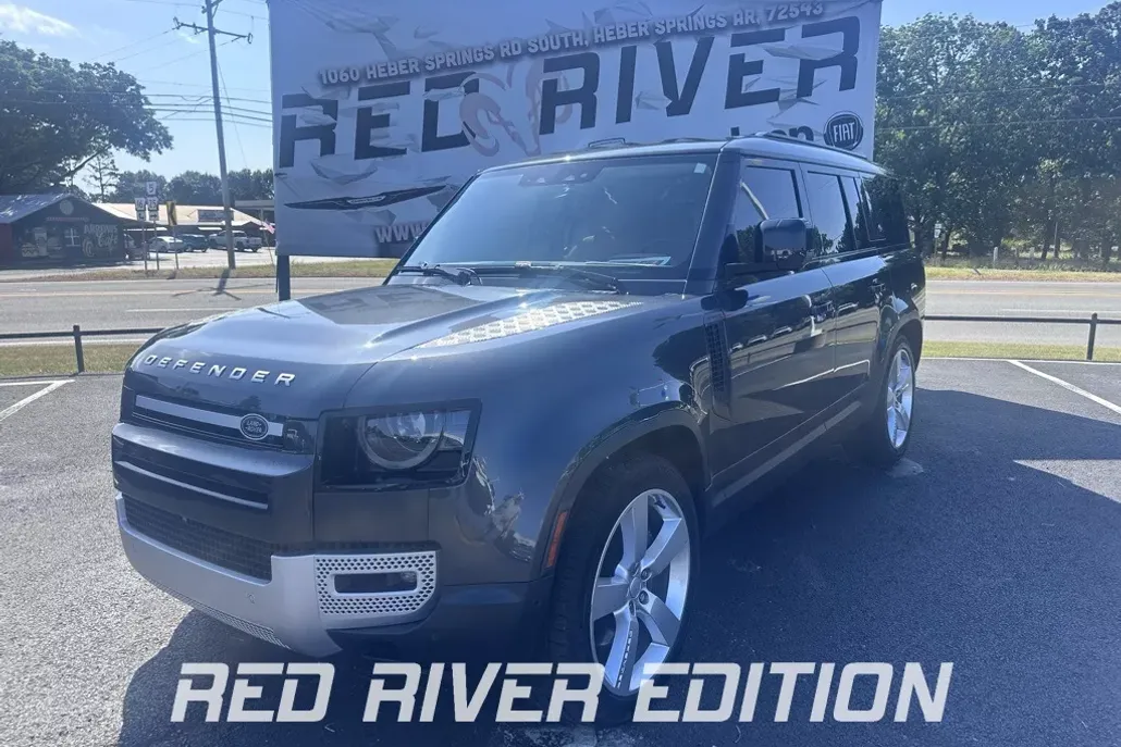 2023 Land Rover Defender 130 First Edition photo 1