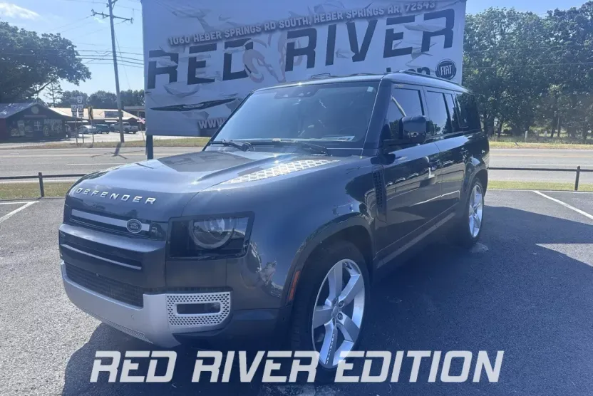 2023 Land Rover Defender 130 First Edition photo 1