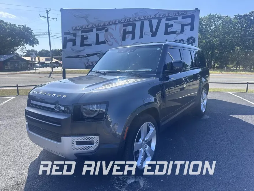2023 Land Rover Defender 130 First Edition photo 1