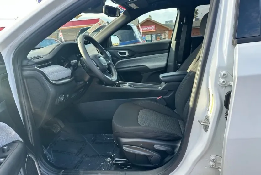 2023 Jeep Compass Sport photo 1