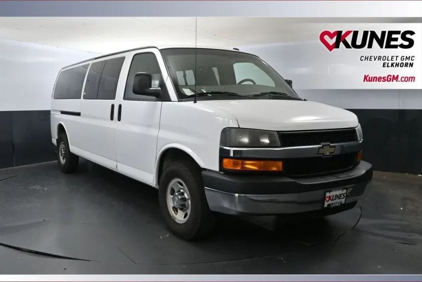 2013 Chevrolet Express 3500 LT Passenger photo 1