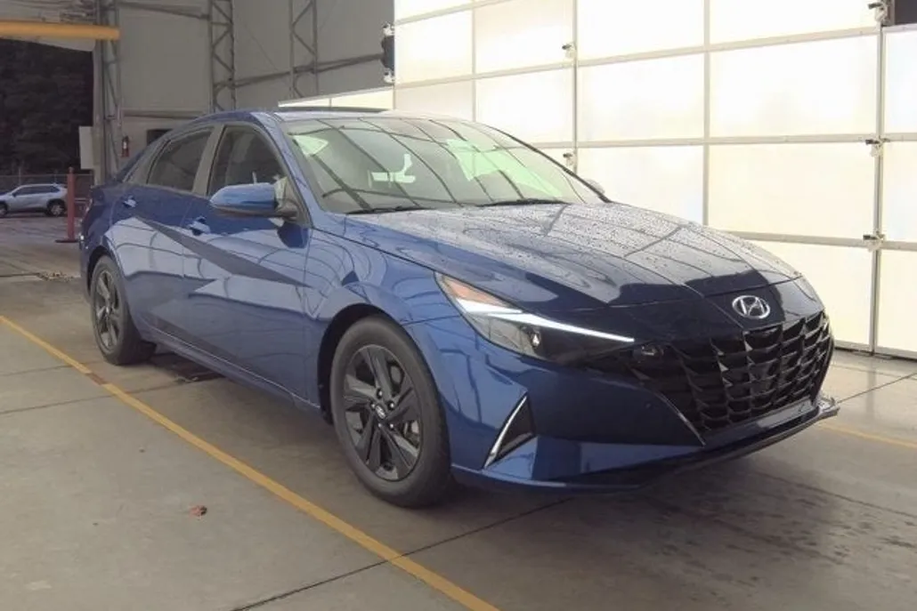 2022 Hyundai Elantra SEL Convenience photo 1