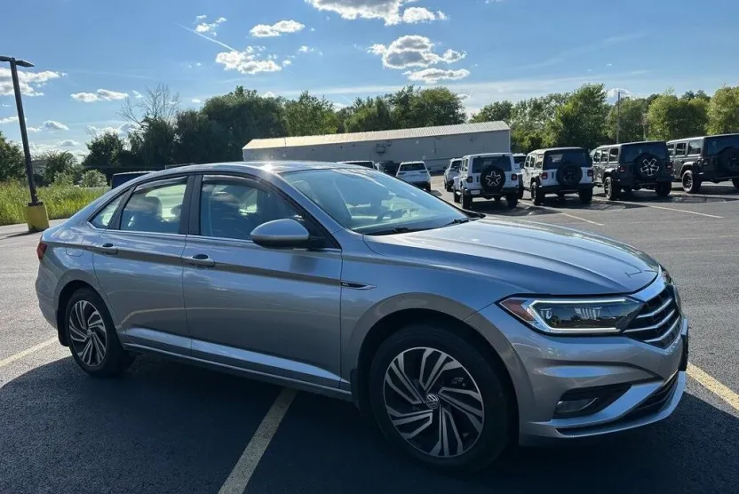2021 Volkswagen Jetta SEL photo 1