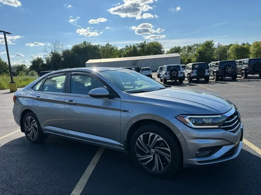 2021 Volkswagen Jetta SEL photo 1