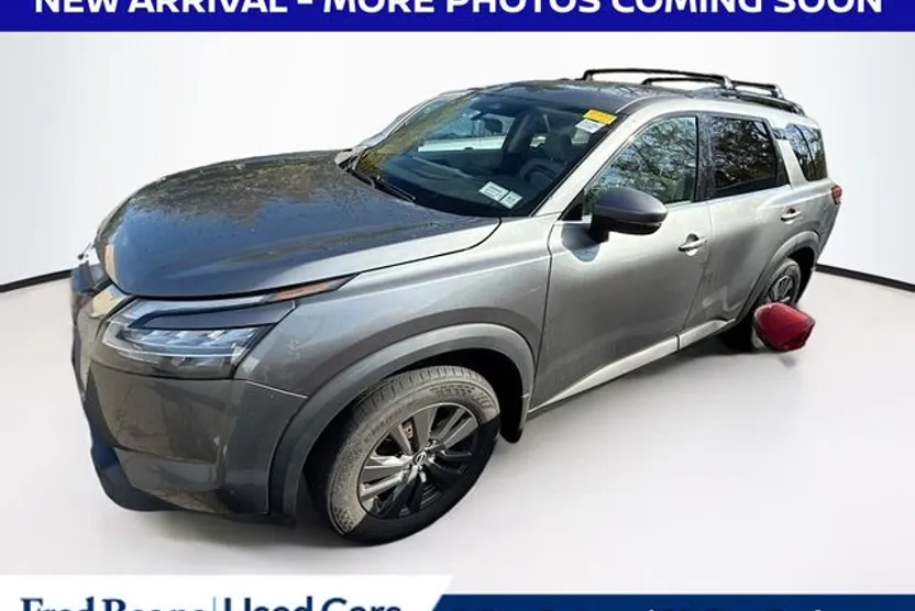 2022 Nissan Pathfinder SV photo 1