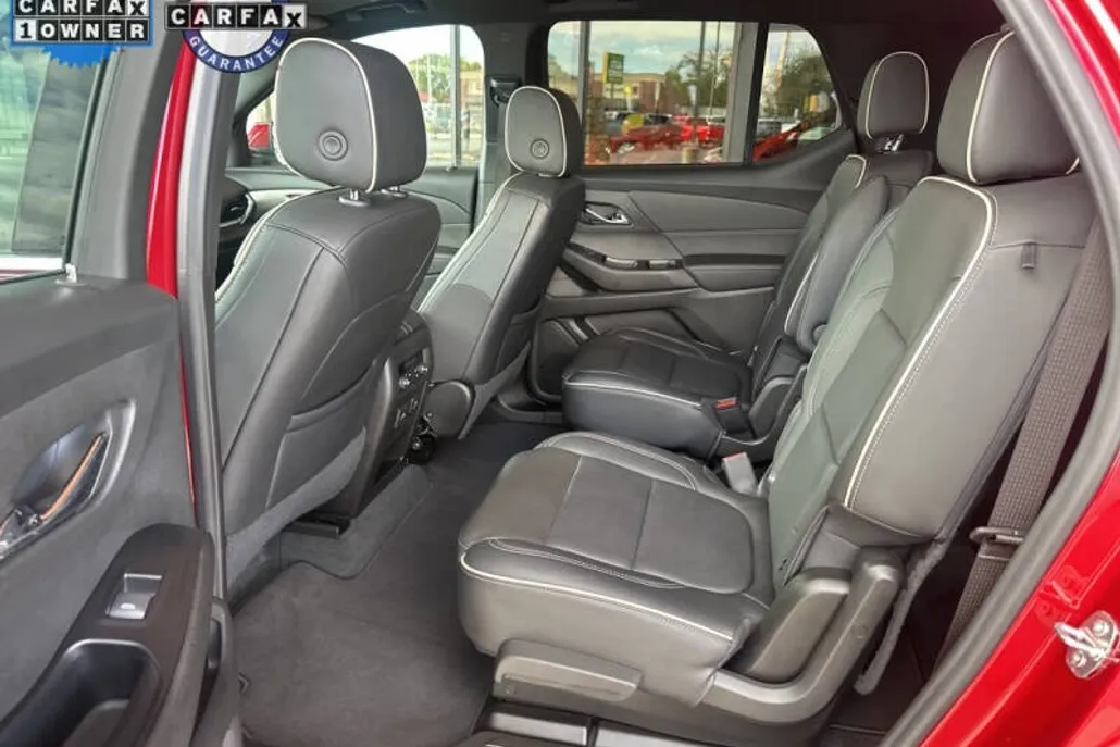2023 Chevrolet Traverse Premier photo 1