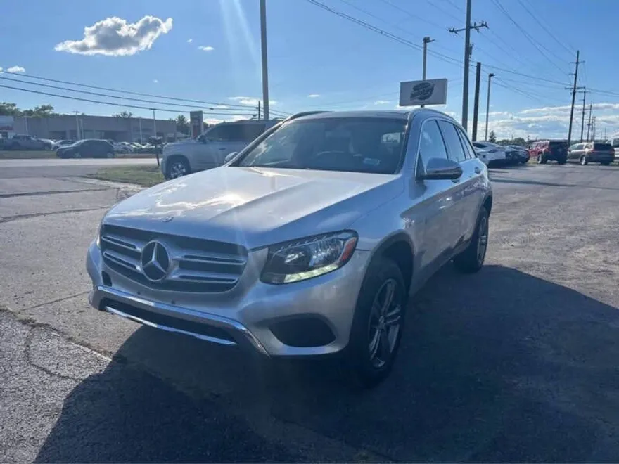 2016 Mercedes Benz GLC 300 4MATIC photo 1