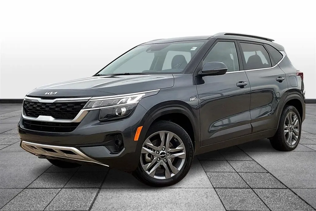 2023 Kia Seltos S photo 1