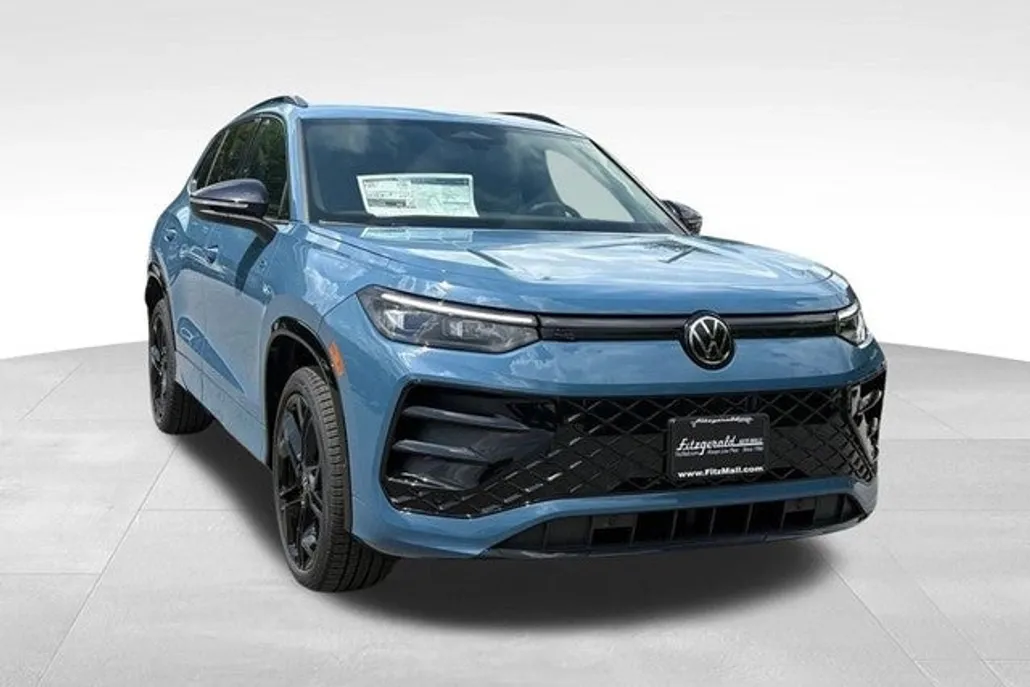 2025 Volkswagen Tiguan SE R-Line Black photo 1