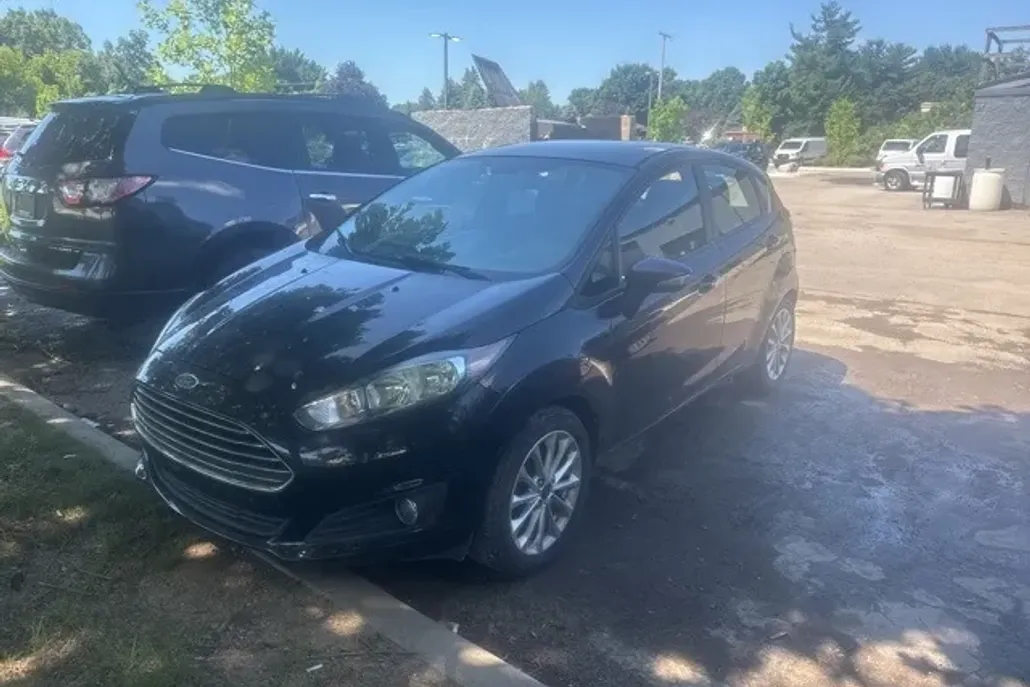2014 Ford Fiesta SE photo 1