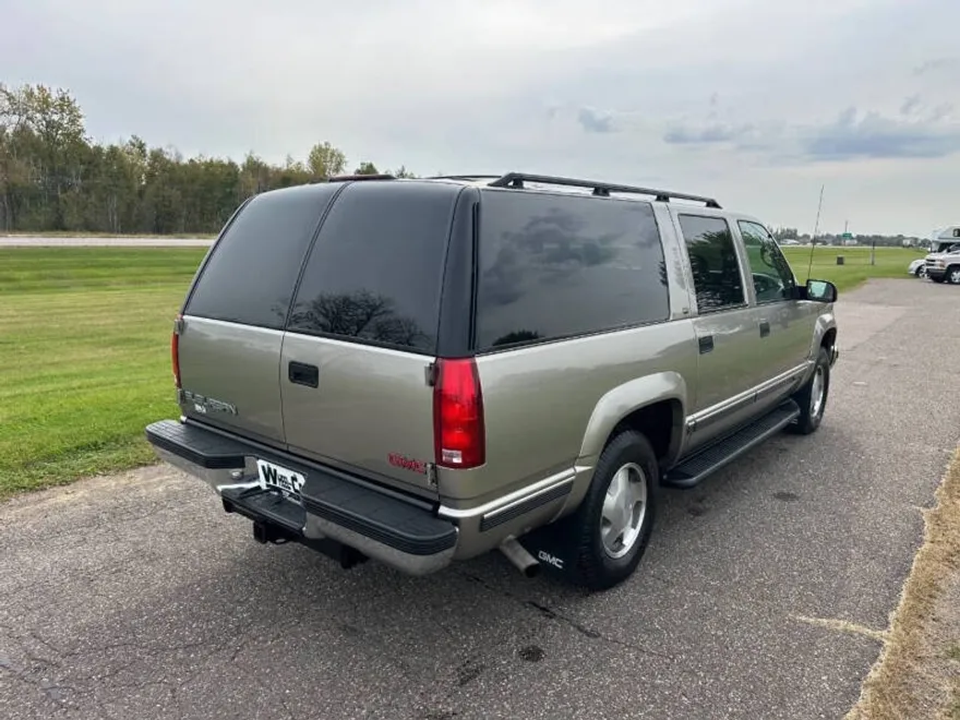 1999 Gmc Suburban SLT photo 1