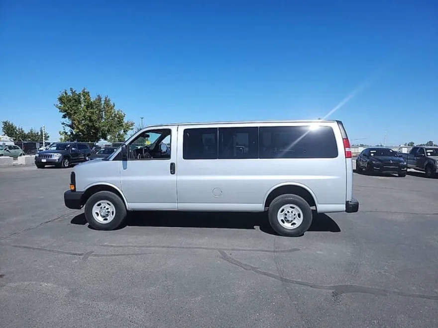 2015 Chevrolet Express LS 2500 photo 1