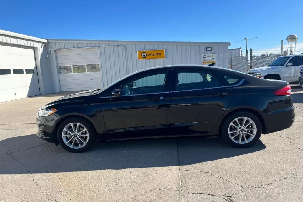 2020 Ford Fusion SE photo 1
