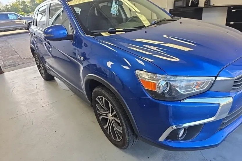 2017 Mitsubishi Outlander Sport SE photo 1