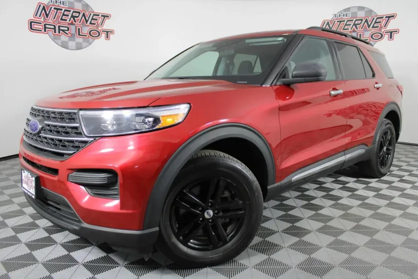 2022 Ford Explorer XLT Sport photo 1