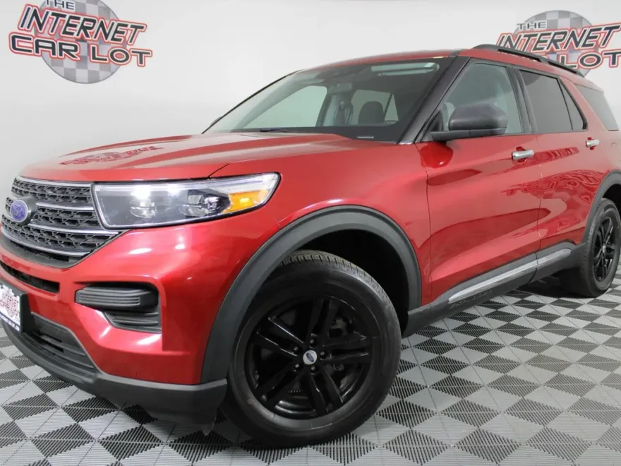 2022 Ford Explorer XLT Sport photo 1