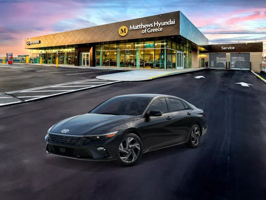 2025 Hyundai Elantra SEL Sport photo 1