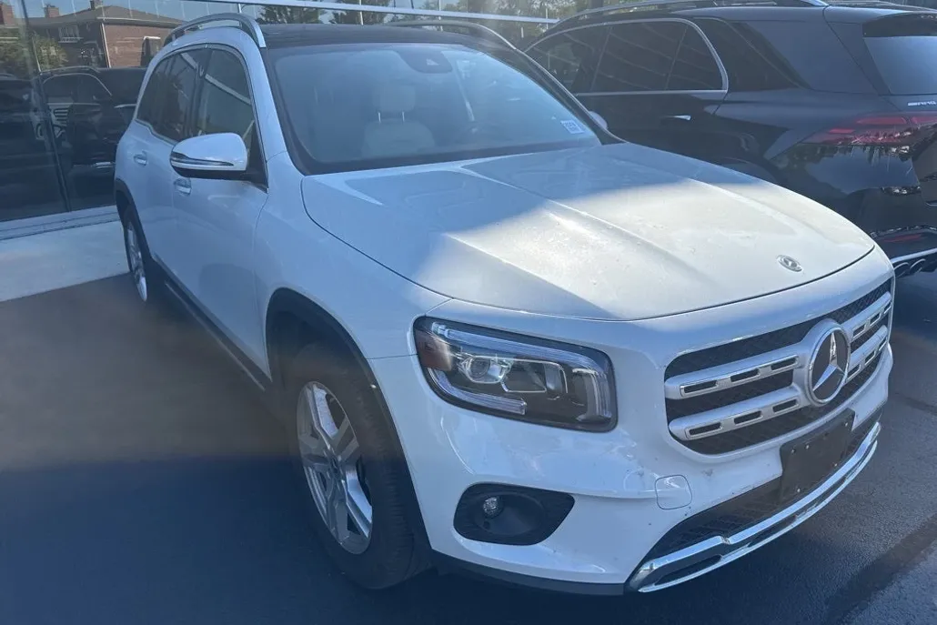 2022 Mercedes Benz GLB 250 photo 1