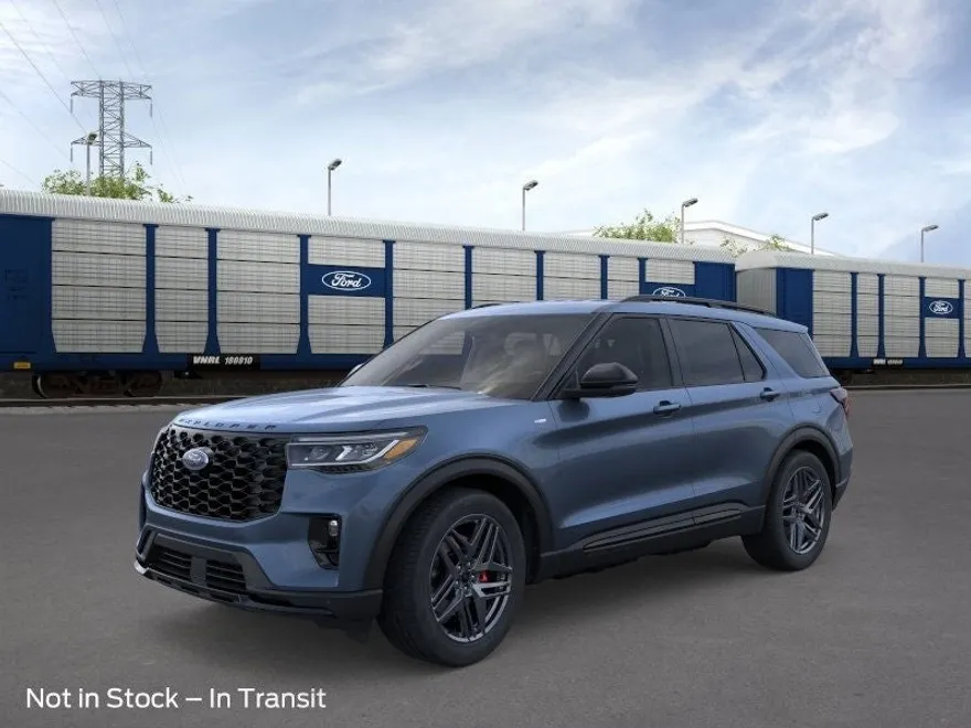 2025 Ford Explorer ST-Line photo 1