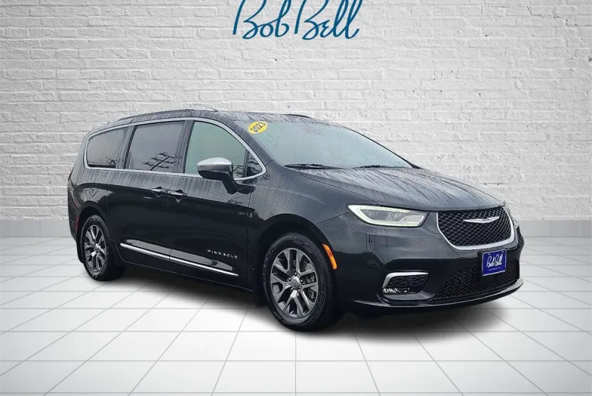2023 Chrysler Pacifica Hybrid Pinnacle photo 1