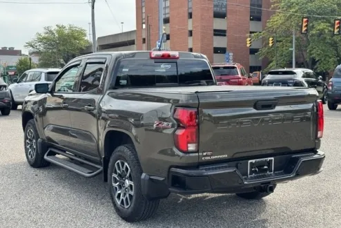 2023 Chevrolet Colorado Z71 photo 3