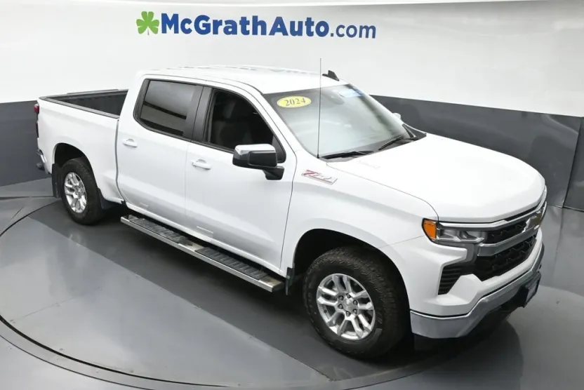 2024 Chevrolet Silverado 1500 LT photo 1