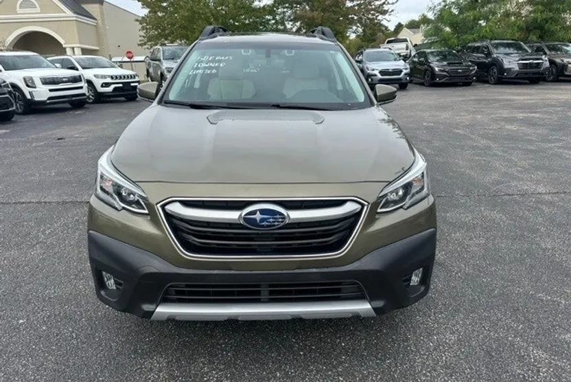 2020 Subaru Outback Limited photo 1