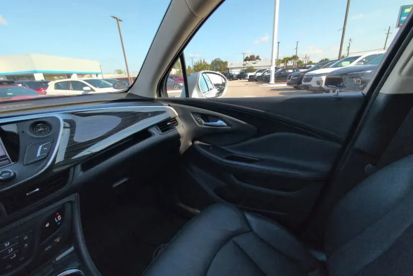2018 Buick Envision Essence photo 1