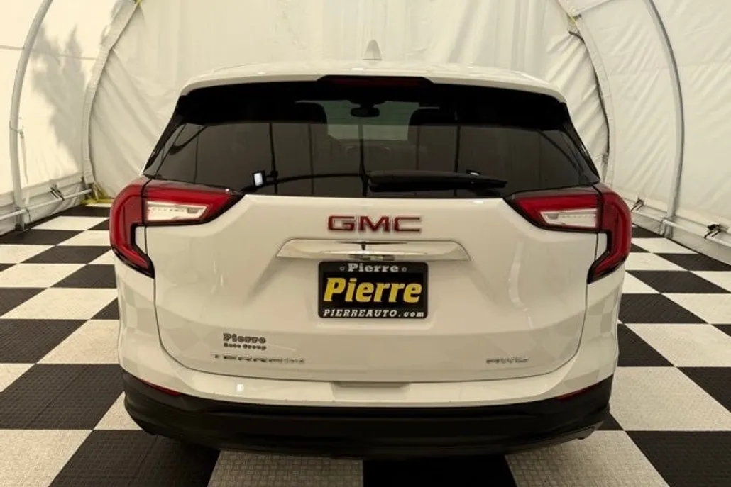 2024 Gmc Terrain SLE photo 1
