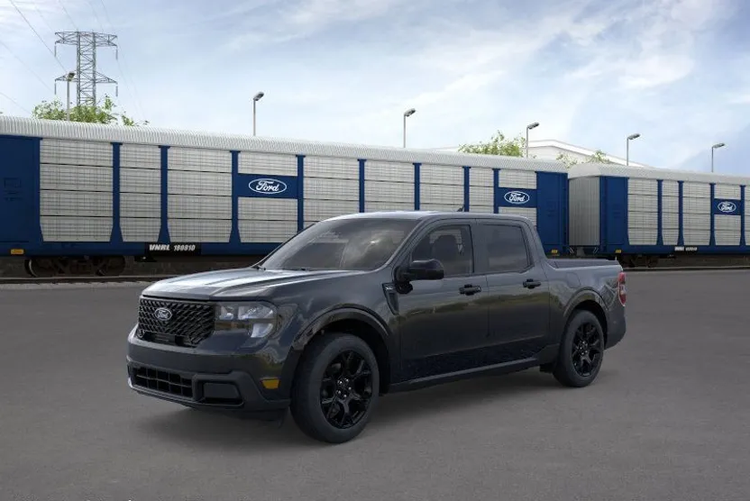 2025 Ford Maverick XLT photo 1
