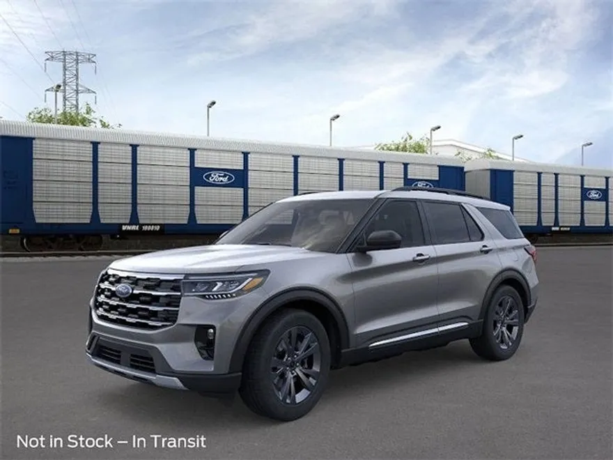 2025 Ford Explorer photo 1