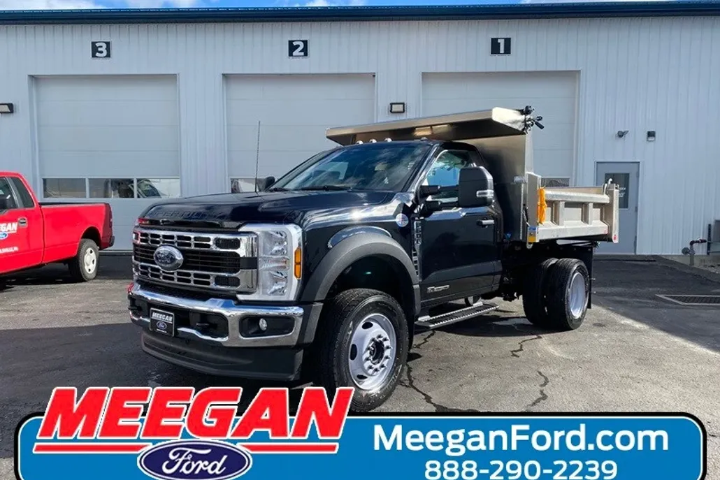 2024 Ford F-600 photo 1