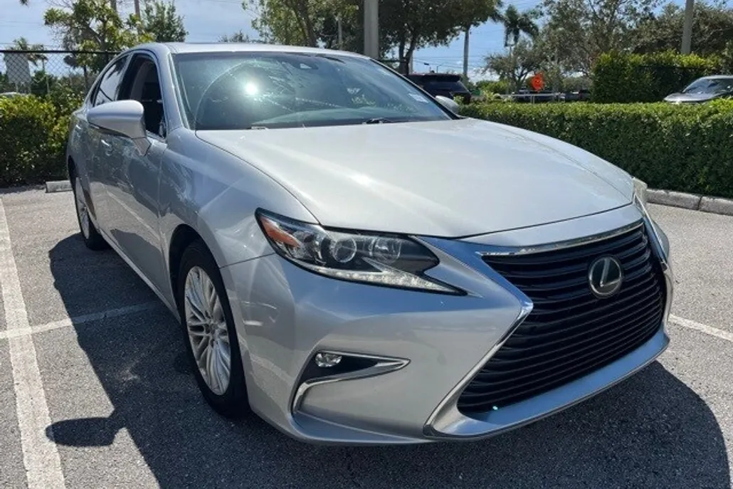 2017 Lexus ES 350 photo 1