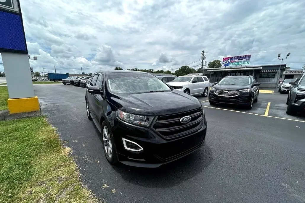 2016 Ford Edge Sport photo 1