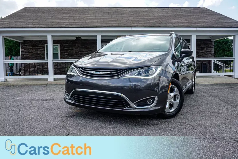 2018 Chrysler Pacifica Hybrid Limited photo 1