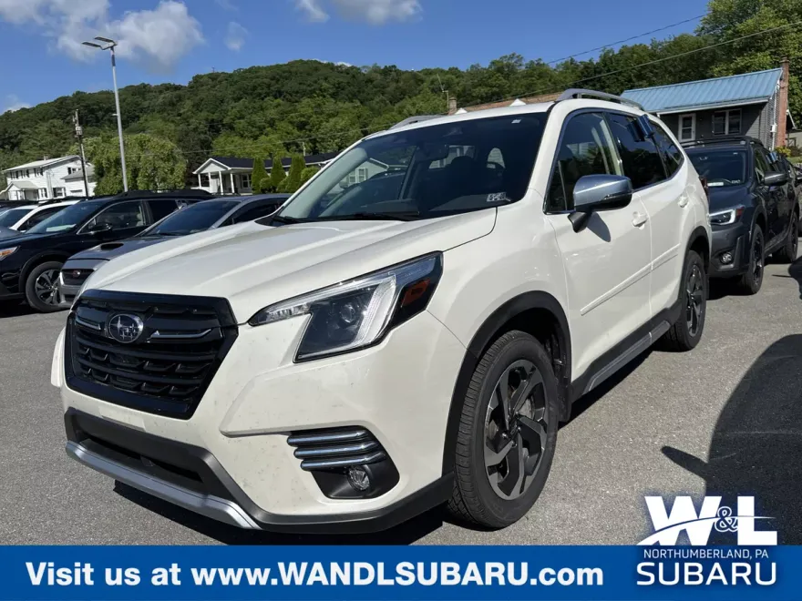 2022 Subaru Forester Touring photo 1