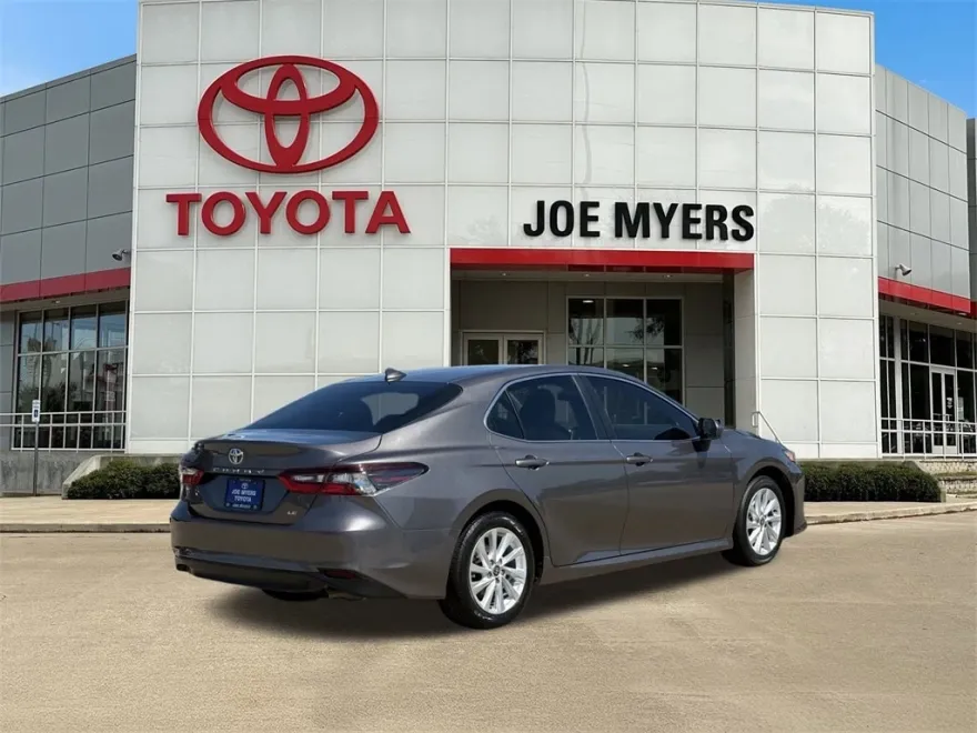 2024 Toyota Camry LE photo 1