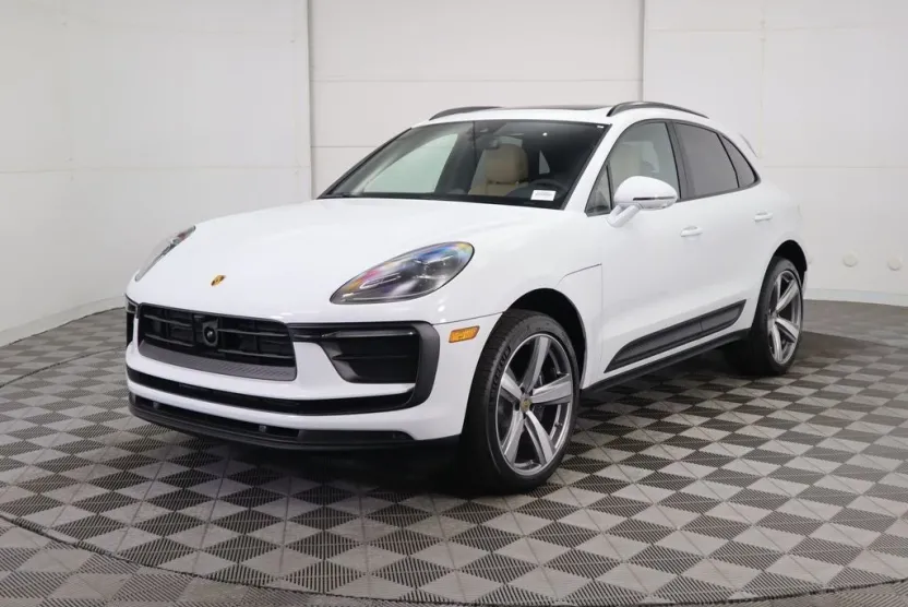 2025 Porsche Macan Base photo 1