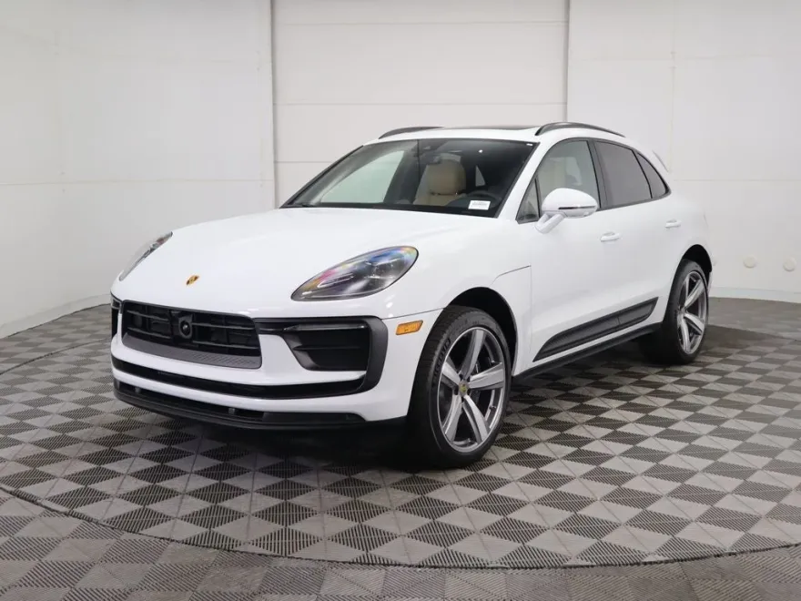 2025 Porsche Macan Base photo 1