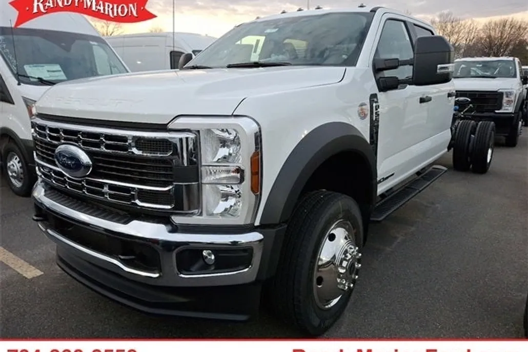 2025 Ford F-550 photo 1