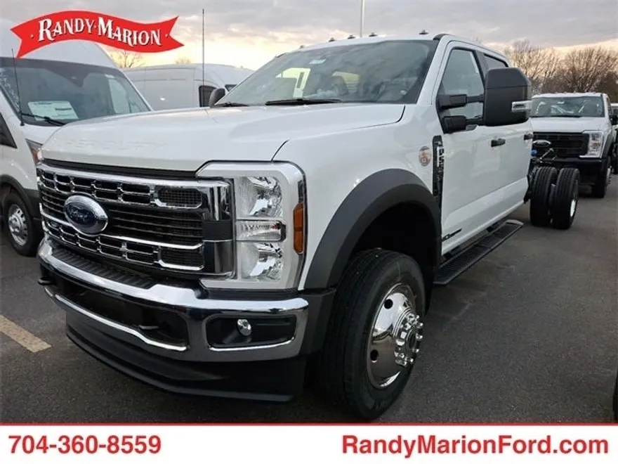 2025 Ford F-550 photo 1