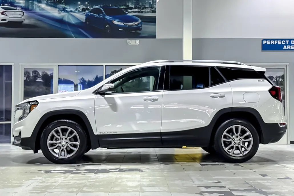 2024 Gmc Terrain SLT photo 1