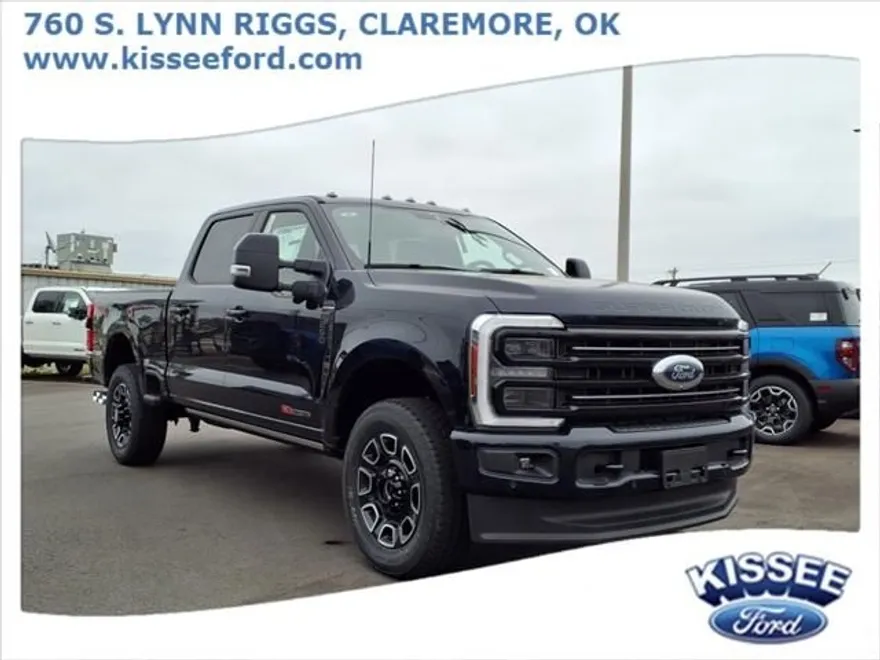 2025 Ford F-250 Platinum photo 1